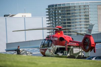 Esslingen-Berkheim: Arbeiter auf Baustelle von Stahltraeger verletzt - Rettungshubschrauber im Einsatz
